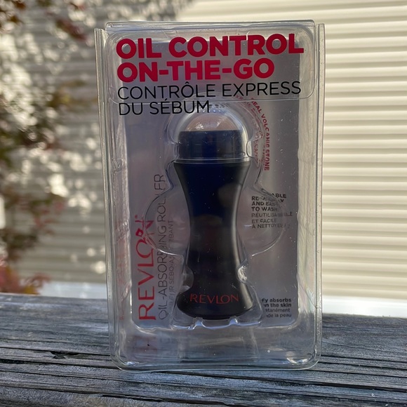 ⚜️Revlon Oil-Control On the Go Volcanic Stone Facial Roller! NWT! - Picture 2 of 7